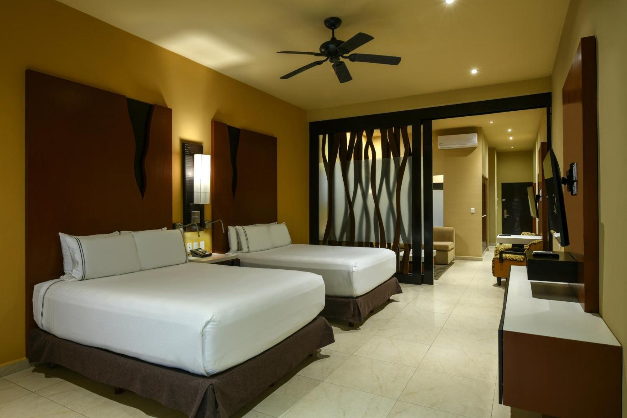 Generations Riviera Maya Family Resort Catamaran, Water Park & More Inclusive プエルト・モレロス エクステリア 写真